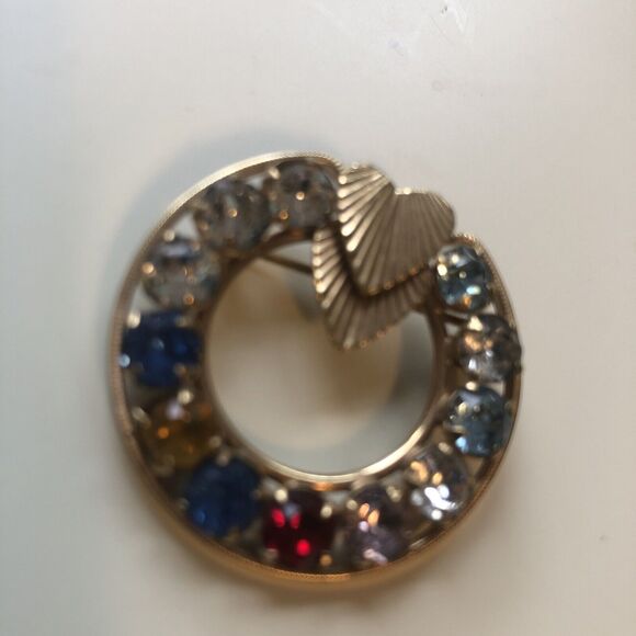 Vintage Wreath 12K GOLD FILLED BROOCH PIN WITH MULTI COLOR CRYSTALS  - - Picture 3 of 7